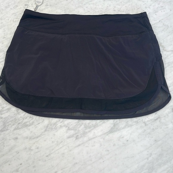 Lululemon!  Skirt with built in shorts! - Picture 1 of 7